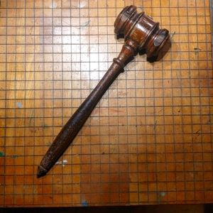 Kiwani gavel law hammer judge